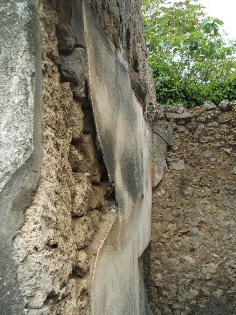 V.4.c Pompeii. May 2005. Room H, north wall of cubiculum.