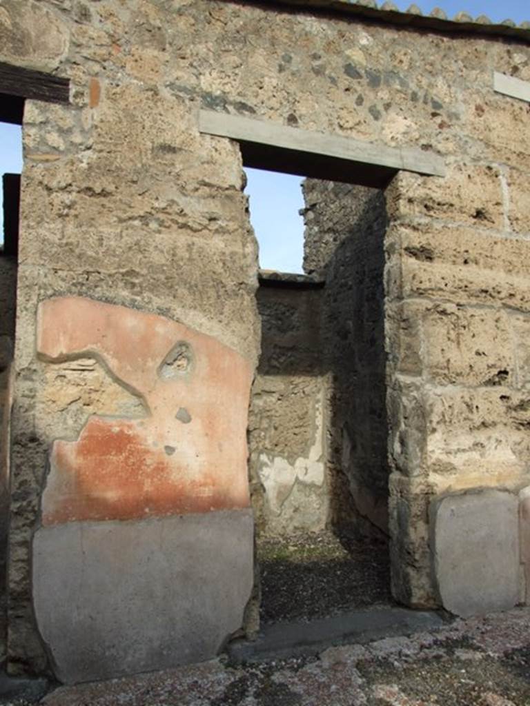 VI.1.10 Pompeii. December 2007. Doorway to room 3, cubiculum on north side of atrium.