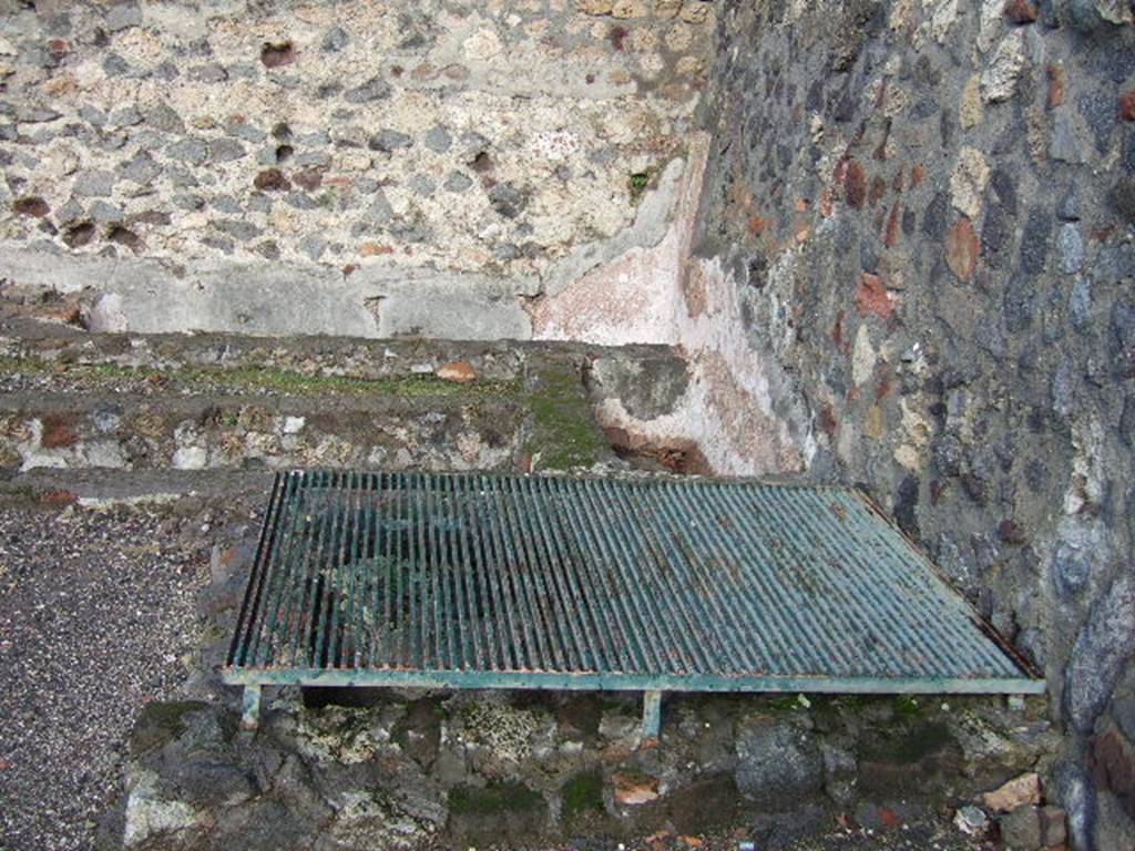 VI.1.15 Pompeii. December 2005. Looking north across east side.