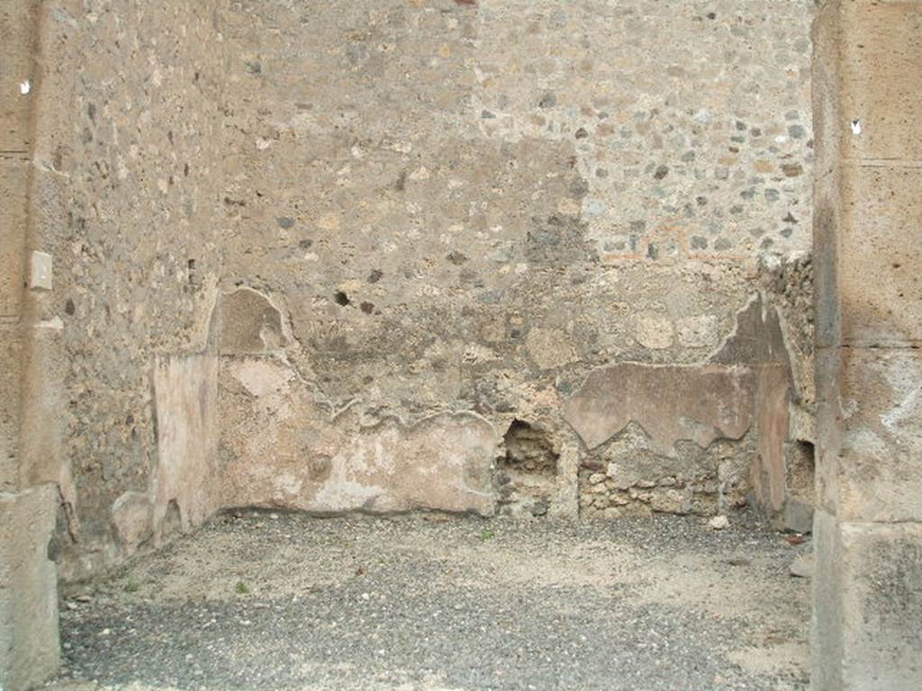 VI.2.2 Pompeii.  Shop.  May 2005.  East wall.