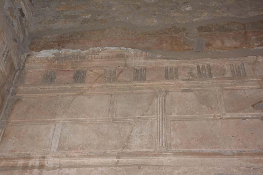 VI.2.4 Pompeii. March 2019. Detail from upper east wall at north end, in cubiculum on south side of atrium. 
Foto Annette Haug, ERC Grant 681269 D�COR.

