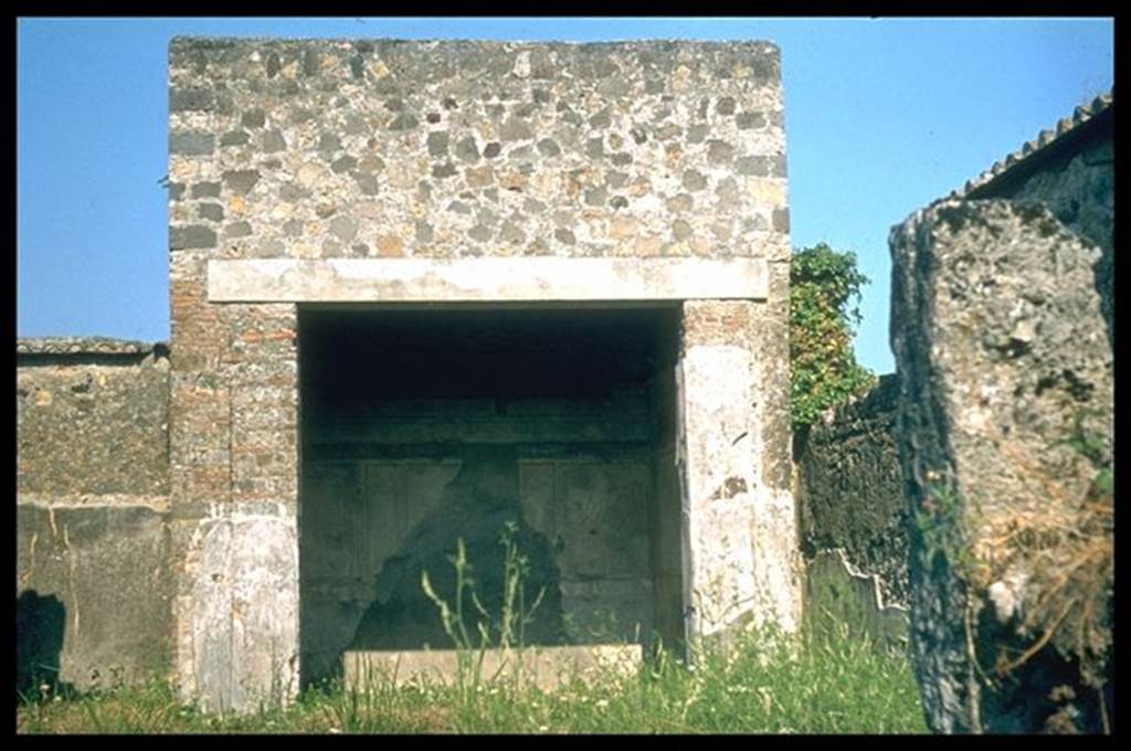 VI.2.13 Pompeii.  Tablinum.  Photographed 1970-79 by G�nther Einhorn, picture courtesy of his son Ralf Einhorn.
