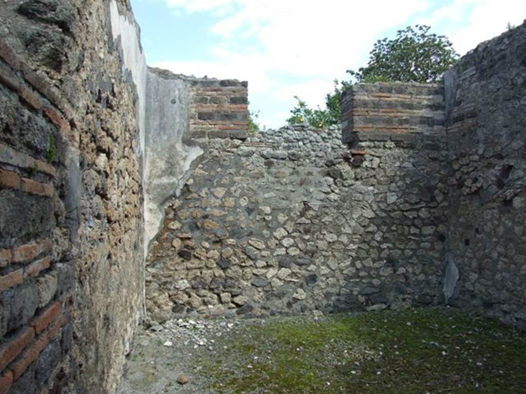 VI.3.3 Pompeii. March 2009. Room 6, kneading room. Looking east.