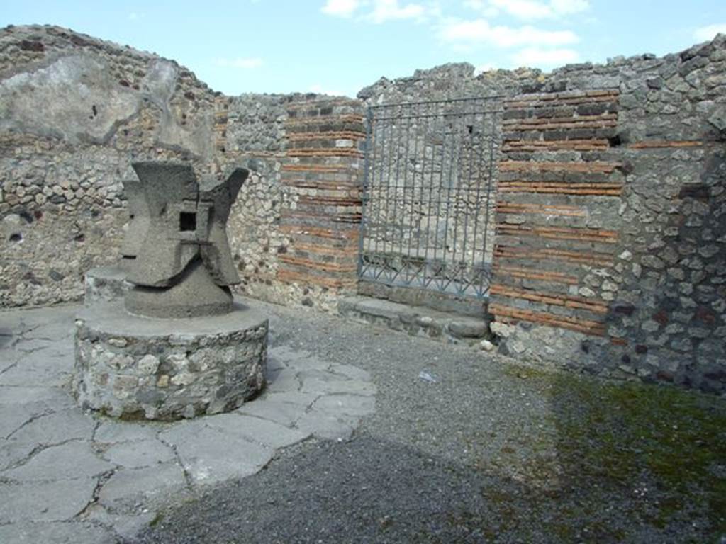 VI.3.3 Pompeii.  March 2009.  Room 7.  Looking east towards entrance at VI.3.27