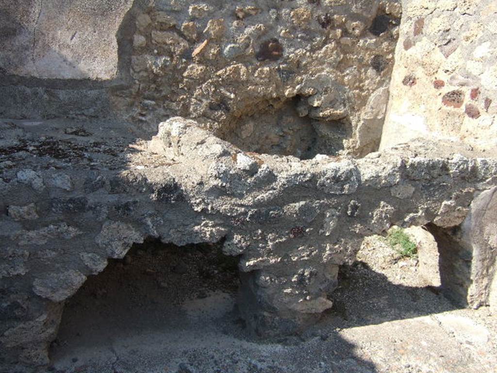 VI.3.3 Pompeii.  September 2005. North wall of Room 8.