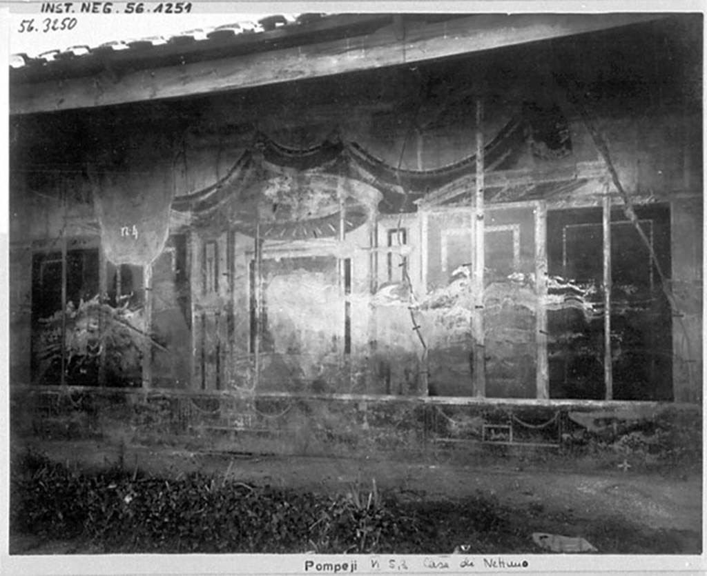 VI.5.3 Pompeii. 1956? Main wall of atrium. 
According to Breton, the painting that gave its name to the house was found on the main wall of the atrium.
It was of Neptune armed with a trident. In other panels were paintings of swans, peacocks
DAIR 56.3250. Photo � Deutsches Arch�ologisches Institut, Abteilung Rom, Arkiv. 
See http://arachne.uni-koeln.de/item/marbilderbestand/916502

