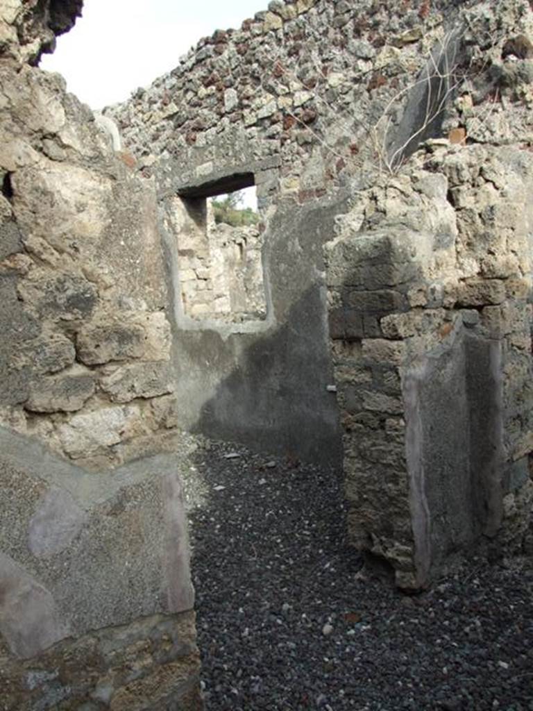 VI.5.3 Casa di Nettuno. Room 8 doorway. December 2007.