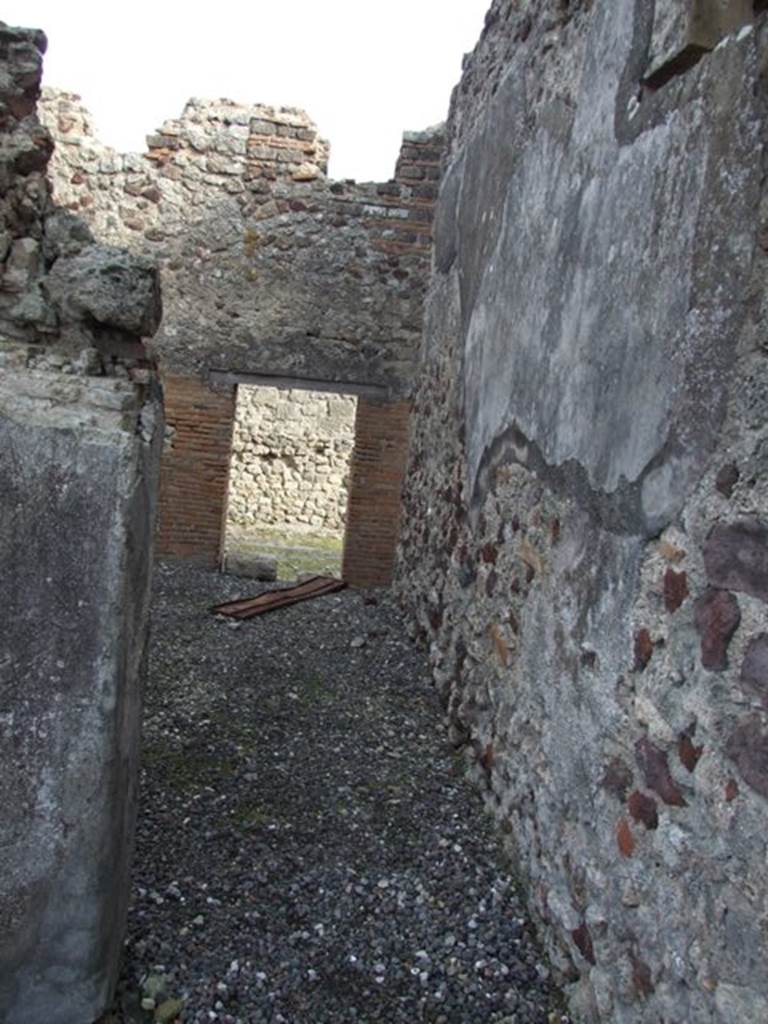 VI.5.5 Casa del Granduca Michele di Russia.  Room to the right behind the peristyle and doorway at VI.5.21.  December 2007.