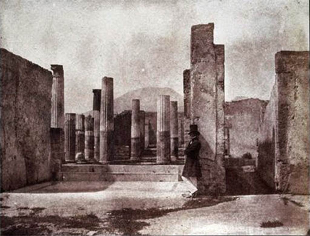 VI.6.1 Pompeii. 1846 salt print photograph of room 6 tablinum and corridor 7, looking north to peristyle. This salt print by Richard Calvert Jones is incorrectly referred to as being the House of Sallust. Salted paper was the first photographic printing process � published by William Henry Fox Talbot in 1839. See http://www.luminous-lint.com/app/technique/$SL/  Photo courtesy of National Media Museum, UK, Wikimedia Creative Commons.
