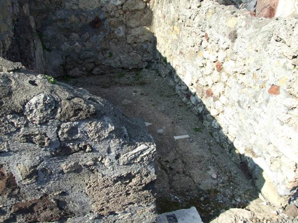 VI.7.3 Pompeii.  March 2009.  Doorway to Room 2.