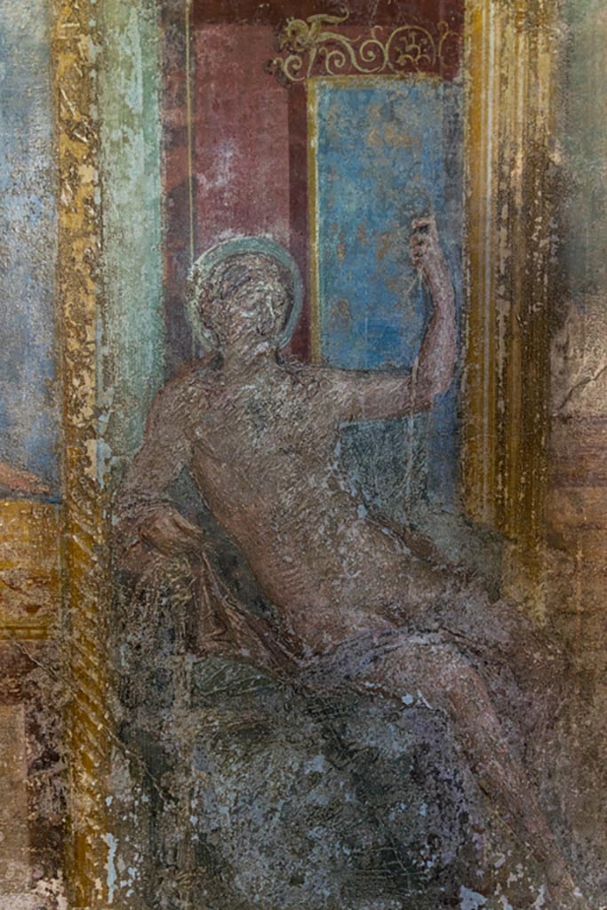 VI.7.23 Pompeii. October 2023.
Cubiculum. Seated figure from west alcove, west wall. Photo courtesy of Johannes Eber.