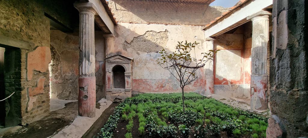 VI.8.3/5 Pompeii. December 2023. Looking across garden area towards north wall. Photo courtesy of Miriam Colomer.

