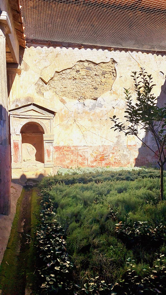 VI.8.3/5 Pompeii. October 2024. 
North wall of garden area. Photo courtesy of Giuseppe Ciaramella.
