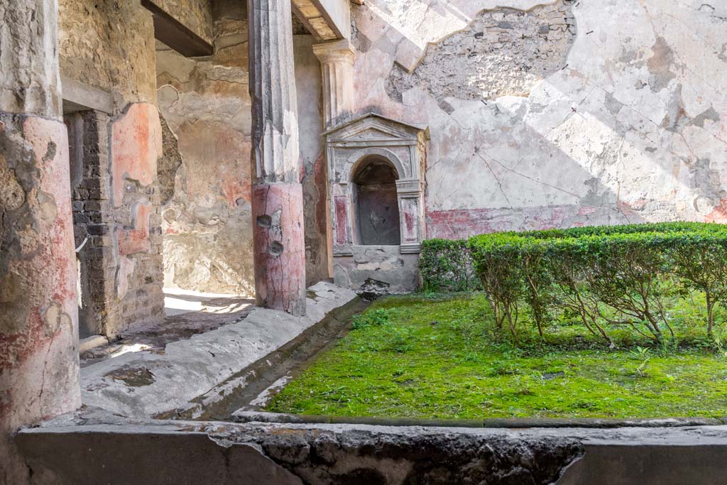 VI.8.3/5 Pompeii. April 2022. Peristyle, looking north. Photo courtesy of Johannes Eber.