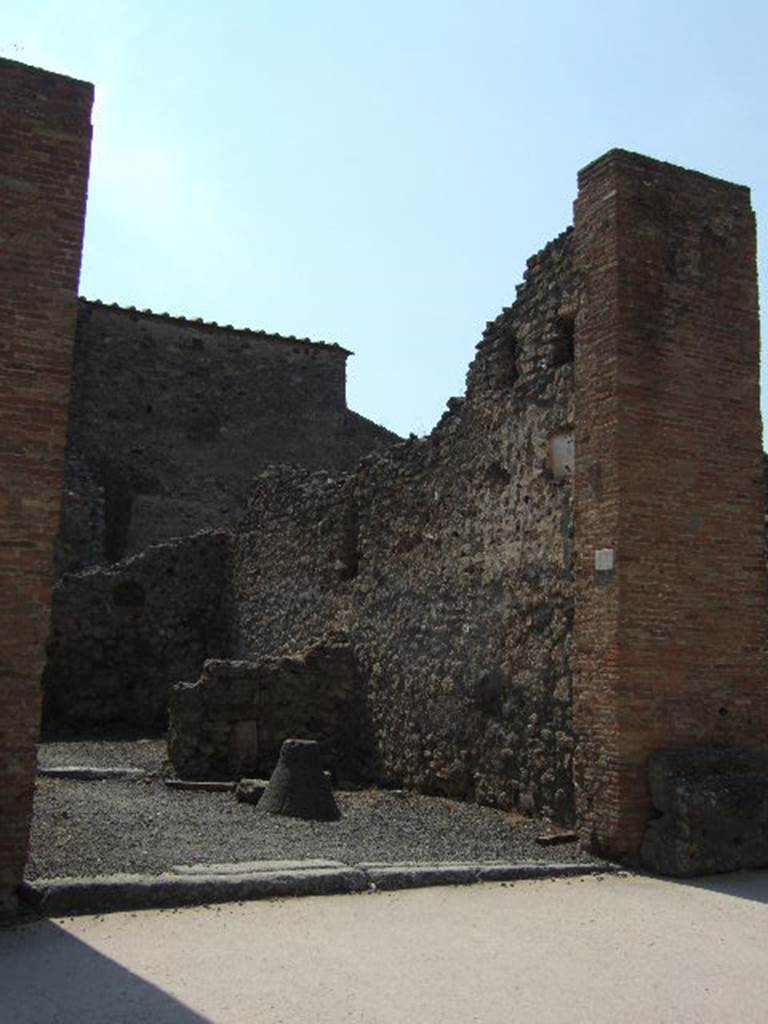 VI.8.15 Pompeii. May 2006. Entrance doorway, and north wall.