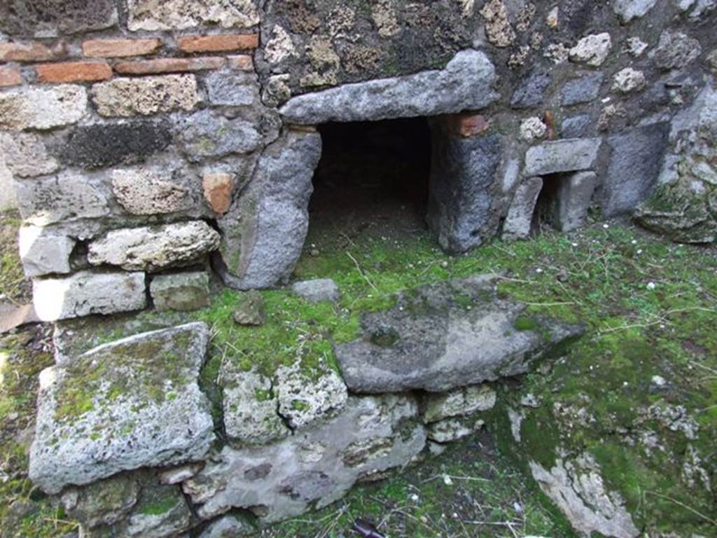 VI.8.20 Pompeii. March 2009. Room 16. Oven.