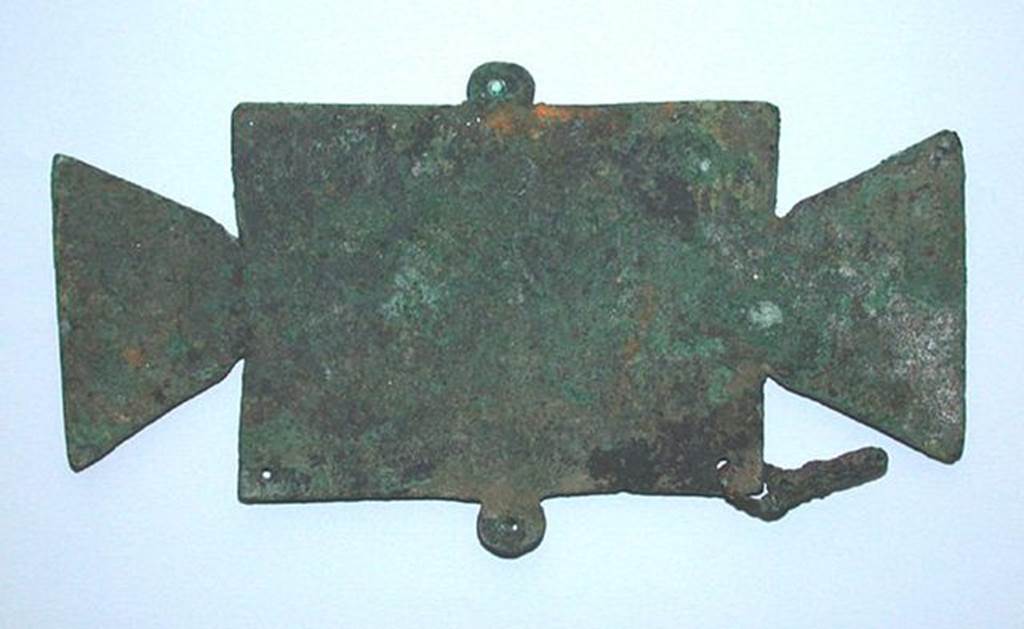 VI.9.1 Pompeii. Bronze label with handles, reverse side. Height 0.07m Length 0.175m. 
OA 2797 Enseigne, mus�e Cond�, photo RMN � R.G. Ojeda

