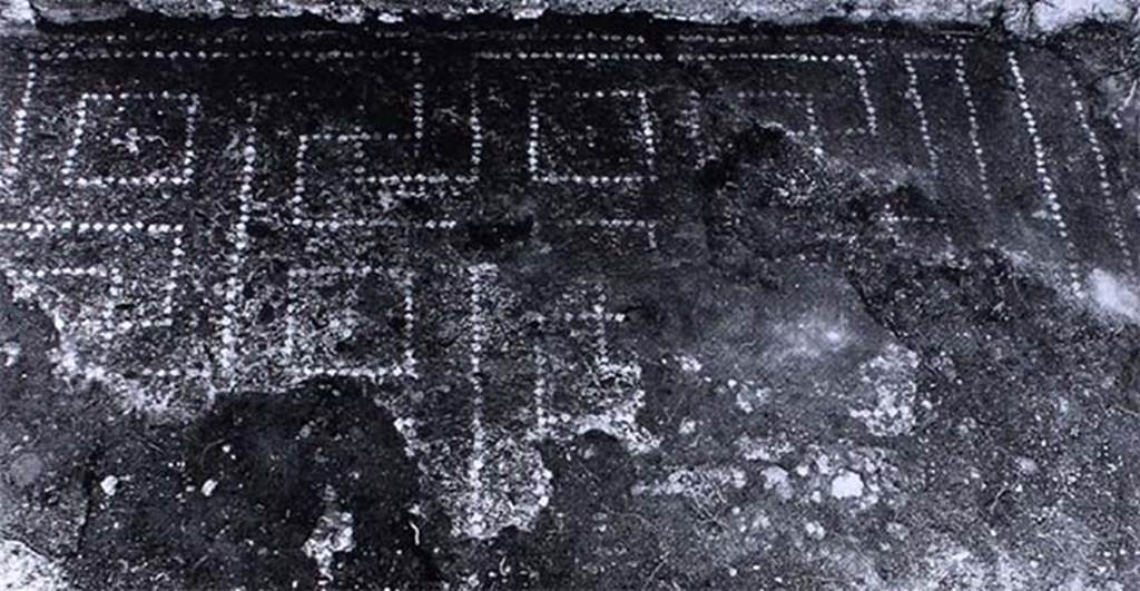 VI.9.2 Pompeii. Floor of room 13, cubiculum on south side of atrium.
According to PPM, the floor was of cocciopesto with a decoration outlined with white tesserae which showed a �net� design of meanders and swastikas alternating with squares with small crosses in the centres.
