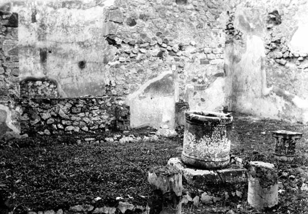 230885 Bestand-D-DAI-ROM-W.737.jpg
VI.9.5 Pompeii. W737. Looking west across pseudo-peristyle 19, on south side of Corinthian atrium 16.
Photo by Tatiana Warscher. With kind permission of DAI Rome, whose copyright it remains.
See http://arachne.uni-koeln.de/item/marbilderbestand/230885