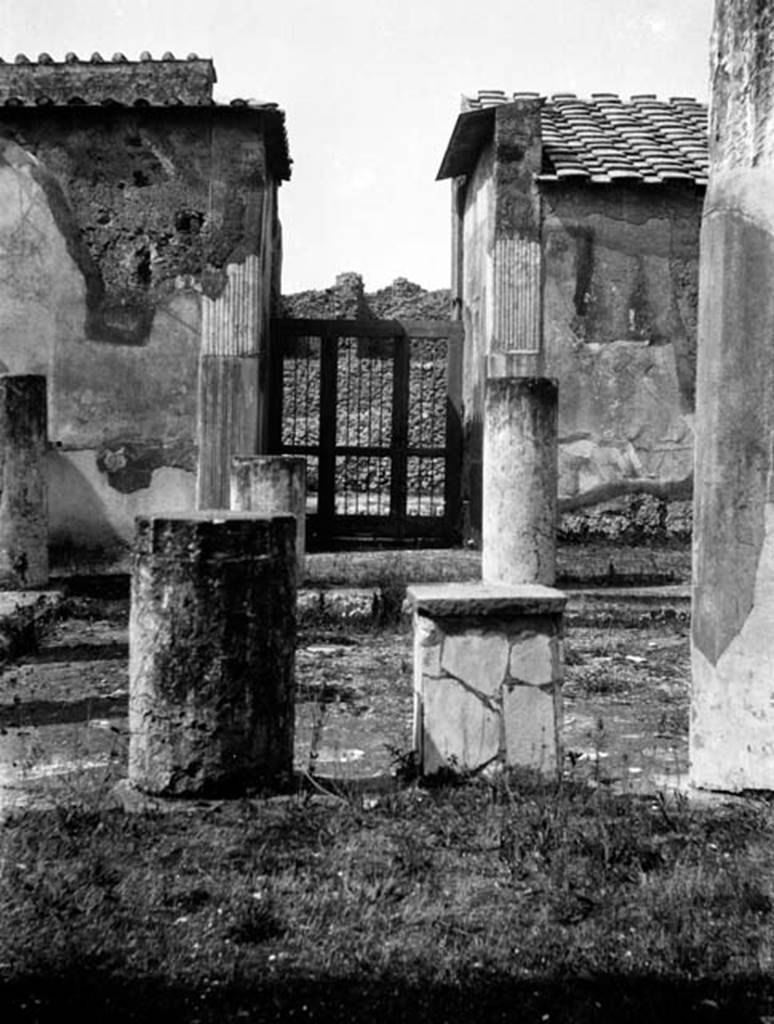 230899 Bestand-D-DAI-ROM-W.809.jpg
VI.9.6 Pompeii. W.809. Room 3, atrium, looking towards west wall and entrance corridor and doorway.
Photo by Tatiana Warscher. Photo � Deutsches Arch�ologisches Institut, Abteilung Rom, Arkiv. See http://arachne.uni-koeln.de/item/marbilderbestand/230899 
