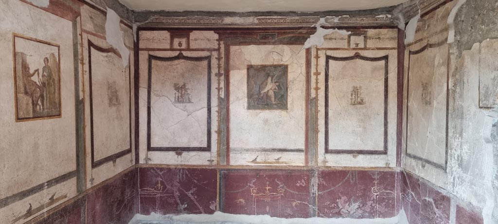 VI.9.6 Pompeii. December 2023. Room 21, looking towards west wall. Photo courtesy of Miriam Colomer.

