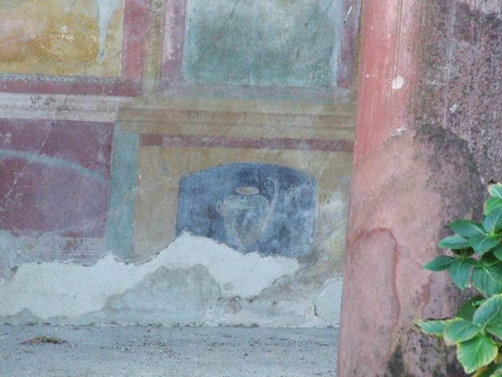 VI.9.6 Pompeii. December 2006. Room 6, painting of a jug or vase from west end of south wall of peristyle.