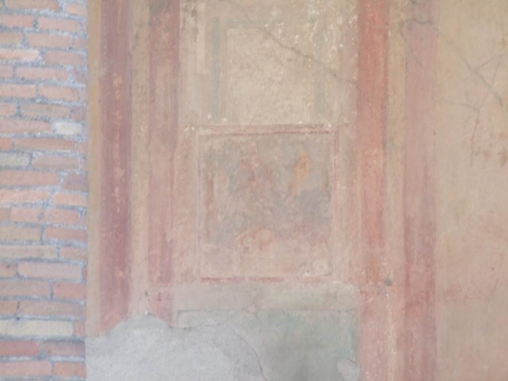 VI.9.6 Pompeii. March 2009. Room 6, wall painting of three hanging birds, a parrot, two brooms and a bowl of fruit. From east end of the south wall of the peristyle. See Helbig, W., 1868. Wandgem�lde der vom Vesuv versch�tteten St�dte Campaniens. Leipzig: Breitkopf und H�rtel. (1631: p.403).

