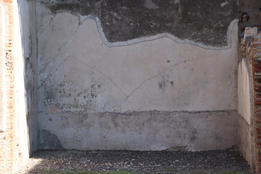 VI.9.7 Pompeii. October 2022. Room 10, looking towards east wall of tablinum. Photo courtesy of Klaus Heese.