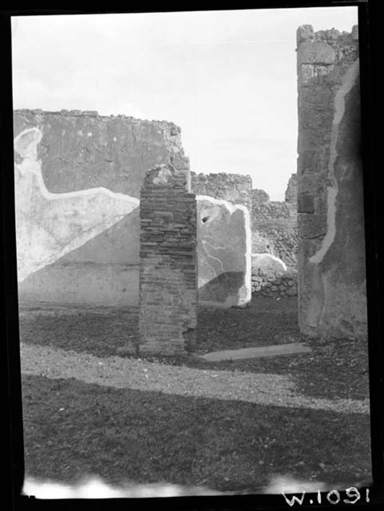 230426 Bestand-D-DAI-ROM-W.1091.jpg
VI.9.7 Pompeii. W1091 Looking east across atrium, towards tablinum 10 (on left) and corridor 11, leading to rear (on right).
Photo by Tatiana Warscher. With kind permission of DAI Rome, whose copyright it remains. 
See http://arachne.uni-koeln.de/item/marbilderbestand/230426 
