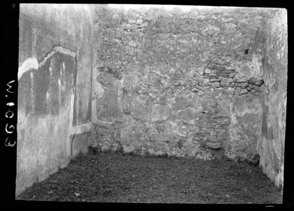 230427 Bestand-D-DAI-ROM-W.1093.jpg
VI.9.7 Pompeii. W1093. Looking west into room 12, the triclinium.
Photo by Tatiana Warscher. With kind permission of DAI Rome, whose copyright it remains.
See http://arachne.uni-koeln.de/item/marbilderbestand/230427