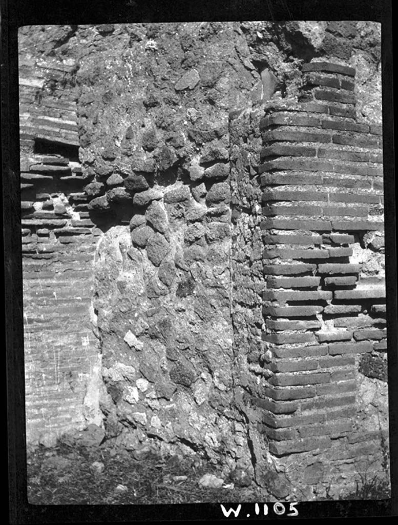 VI.9.7 Pompeii. W1105. Blocked doorway from 6.9.7/8 into rear rooms of 6.9.6.
Photo by Tatiana Warscher. Photo © Deutsches Archäologisches Institut, Abteilung Rom, Arkiv.