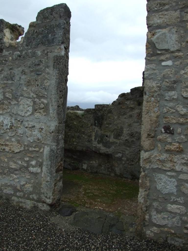 VI.10.6 Pompeii.  March 2009.  Room 8.  Door.