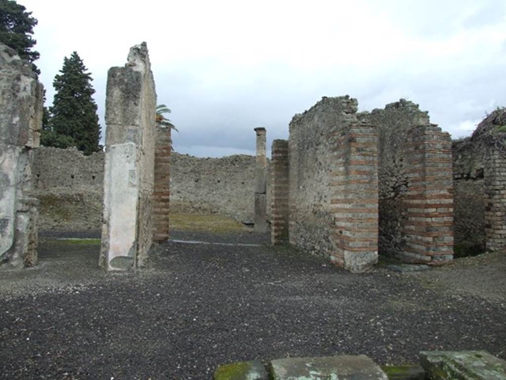 VI.10.6 Pompeii.  March 2009.  Room 5.  Tablinum on east side of atrium.