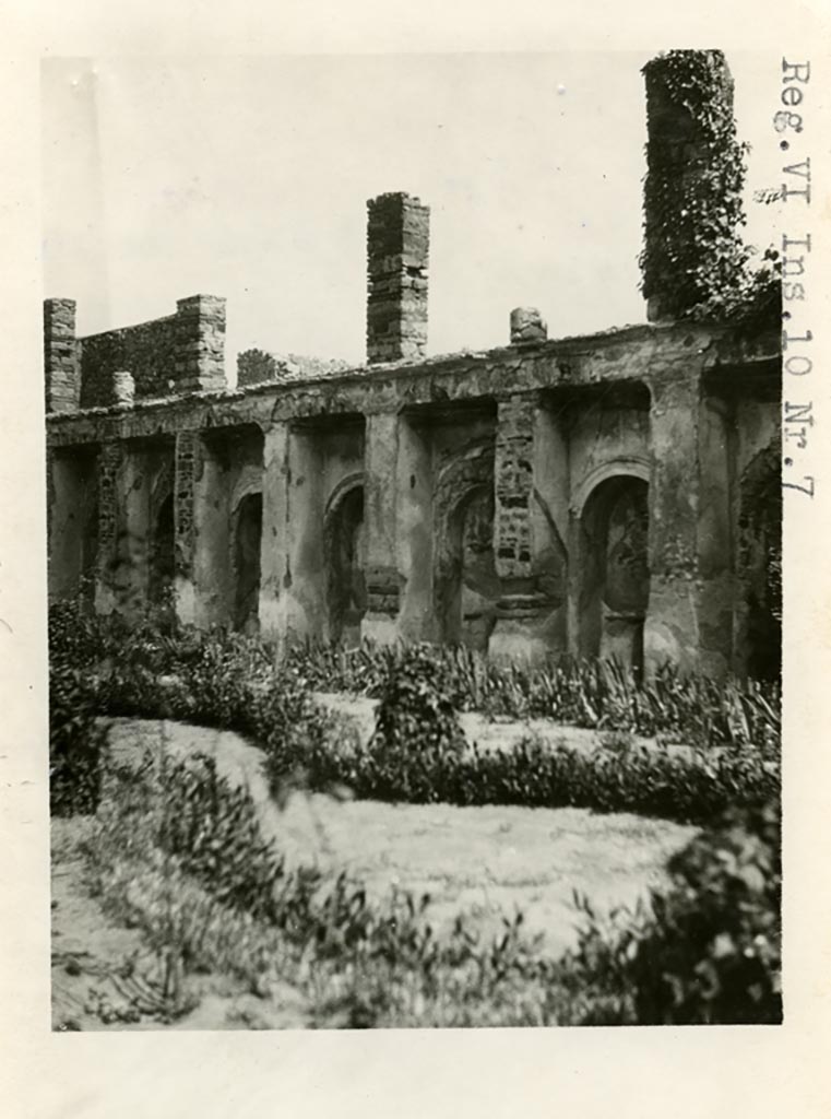 VI.10.7 Pompeii. Pre-1937-39. Room 15, looking north along east side.
Photo courtesy of American Academy in Rome, Photographic Archive. Warsher collection no. 1781
