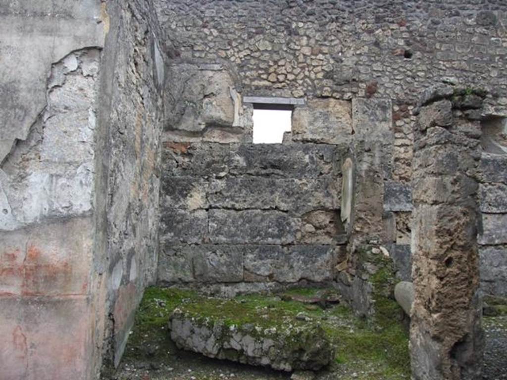 VI.10.11 Pompeii. March 2009. Room 10, doorway to ala on west side of atrium, looking west.
