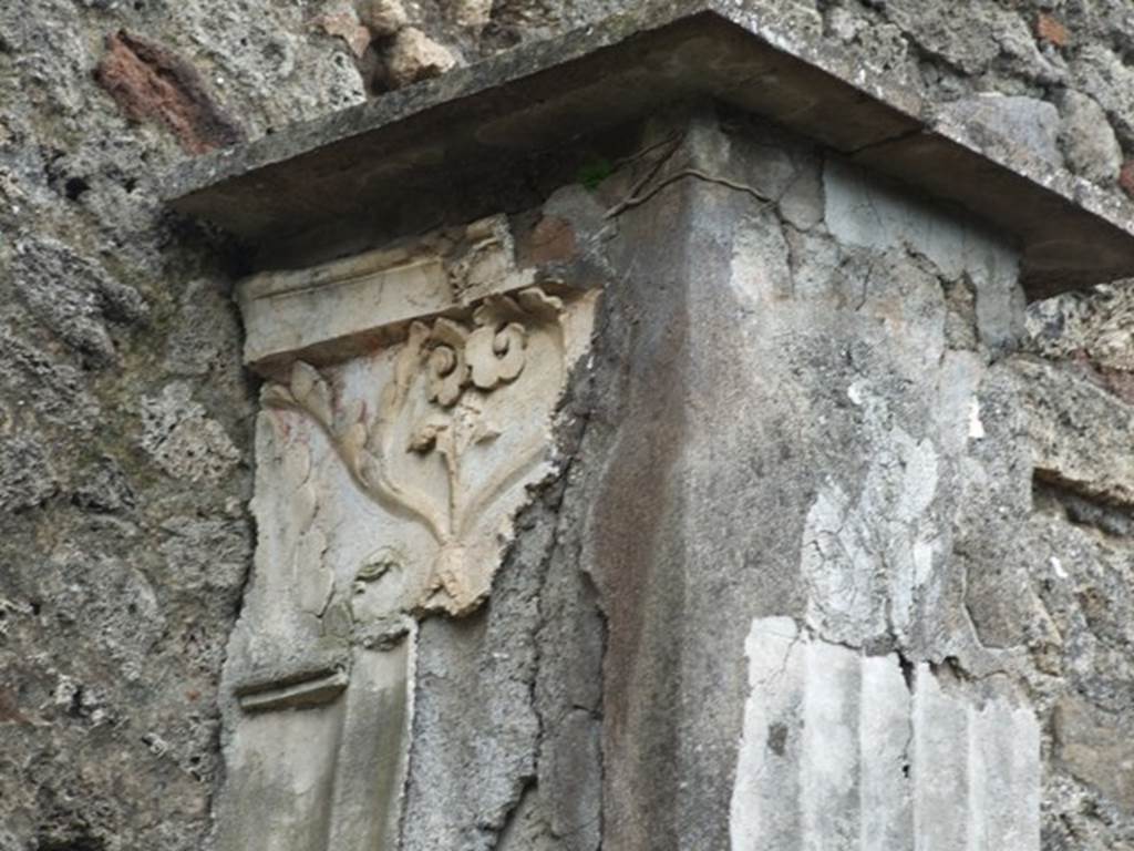 VI.10.11 Pompeii. March 2009. Room 17, stucco on square pillar on east wall of garden.