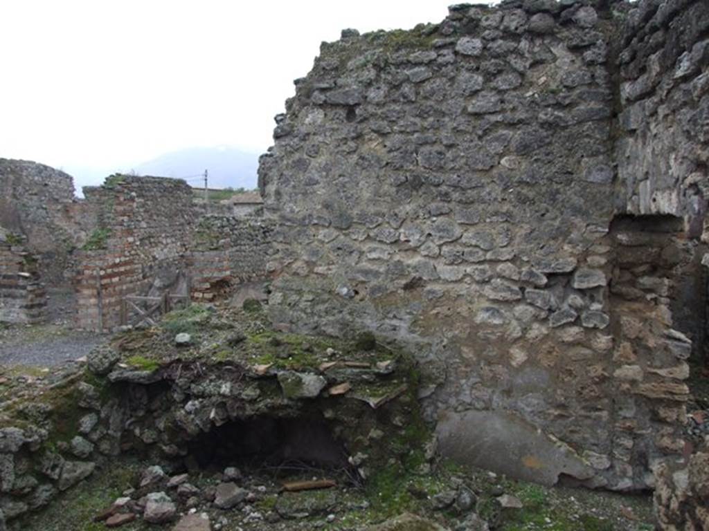 VI.10.11 Pompeii. March 2009. Room 24, kitchen.