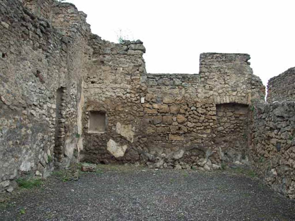 VI.10.13 Pompeii. May 2010. North wall of shop.