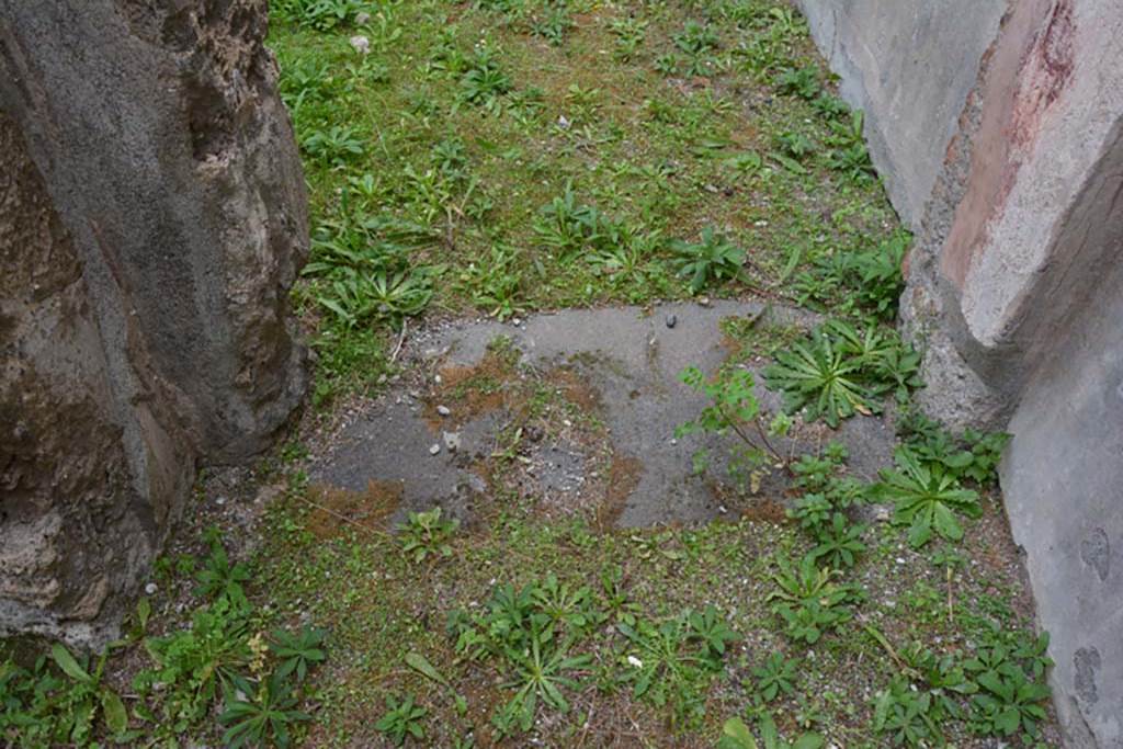 VI.11.9 Pompeii. October 2017. Room 5, threshold or sill of doorway from corridor 4.
Foto Annette Haug, ERC Grant 681269 D�COR

