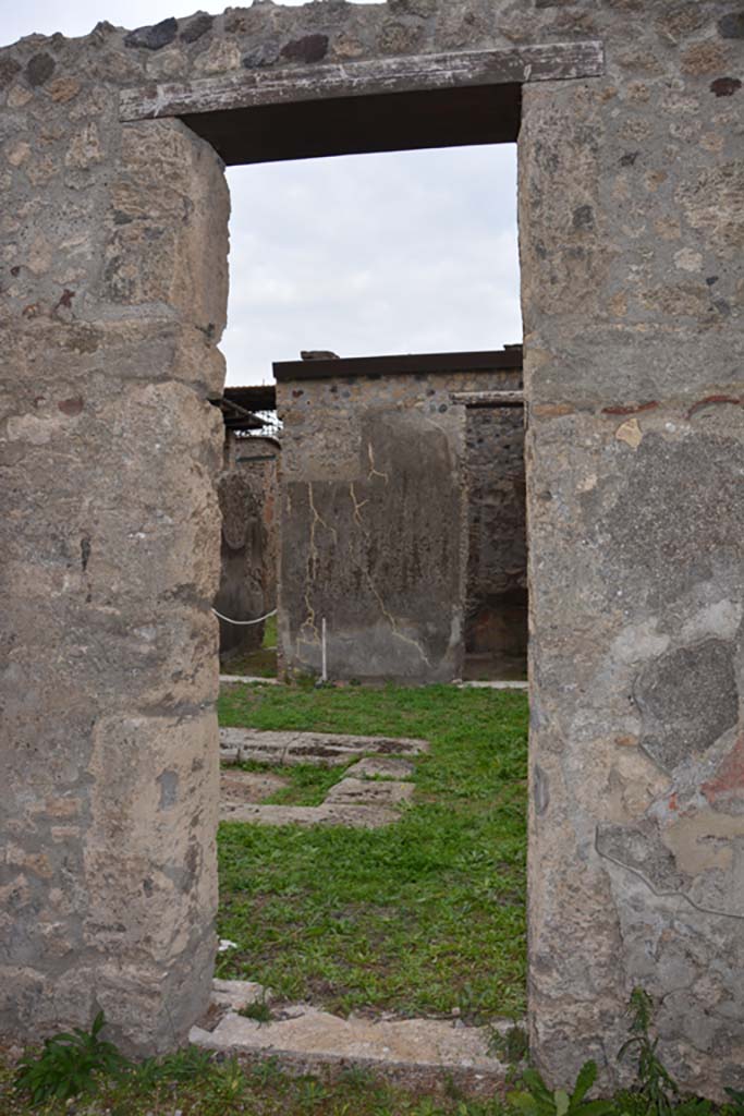 VI.11.9 Pompeii. October 2017. Room 6, doorway in east wall leading into atrium 3.
Foto Annette Haug, ERC Grant 681269 D�COR

