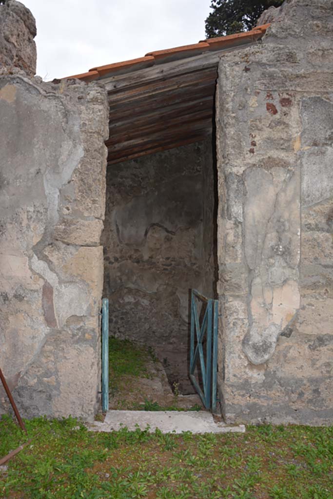 VI.11.9 Pompeii. October 2017. Doorway to room 2, in south-east corner of atrium 3. 
Foto Annette Haug, ERC Grant 681269 D�COR

