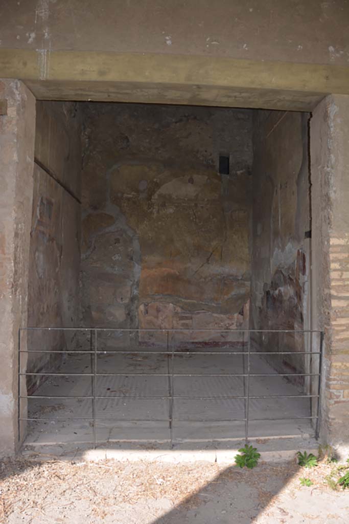 VI.11.10 Pompeii. October 2017. Room 42, looking towards doorway from north portico. 
Foto Annette Haug, ERC Grant 681269 D�COR
