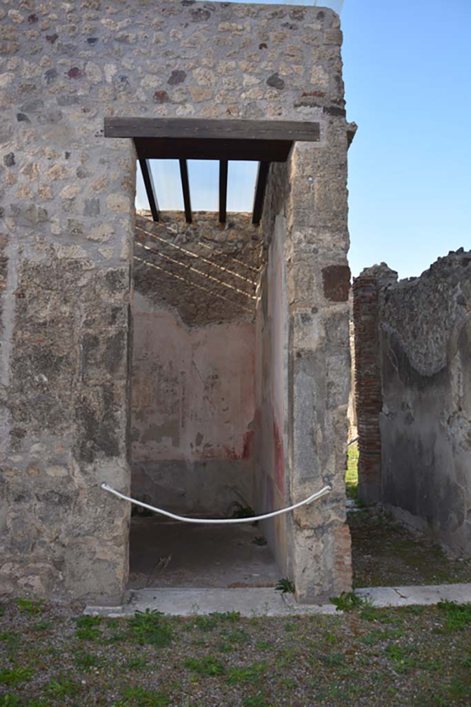 VI.11.10 Pompeii. October 2017. 
Room 29, looking west towards doorway, from atrium 27. On the right is room 48.
Foto Annette Haug, ERC Grant 681269 D�COR
