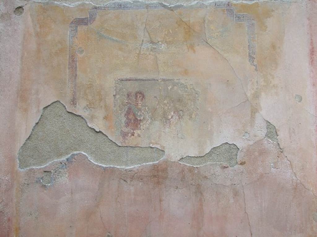 VI.11.10. Pompeii. December 2006. Room 29, north wall of cubiculum, with remains of fresco.