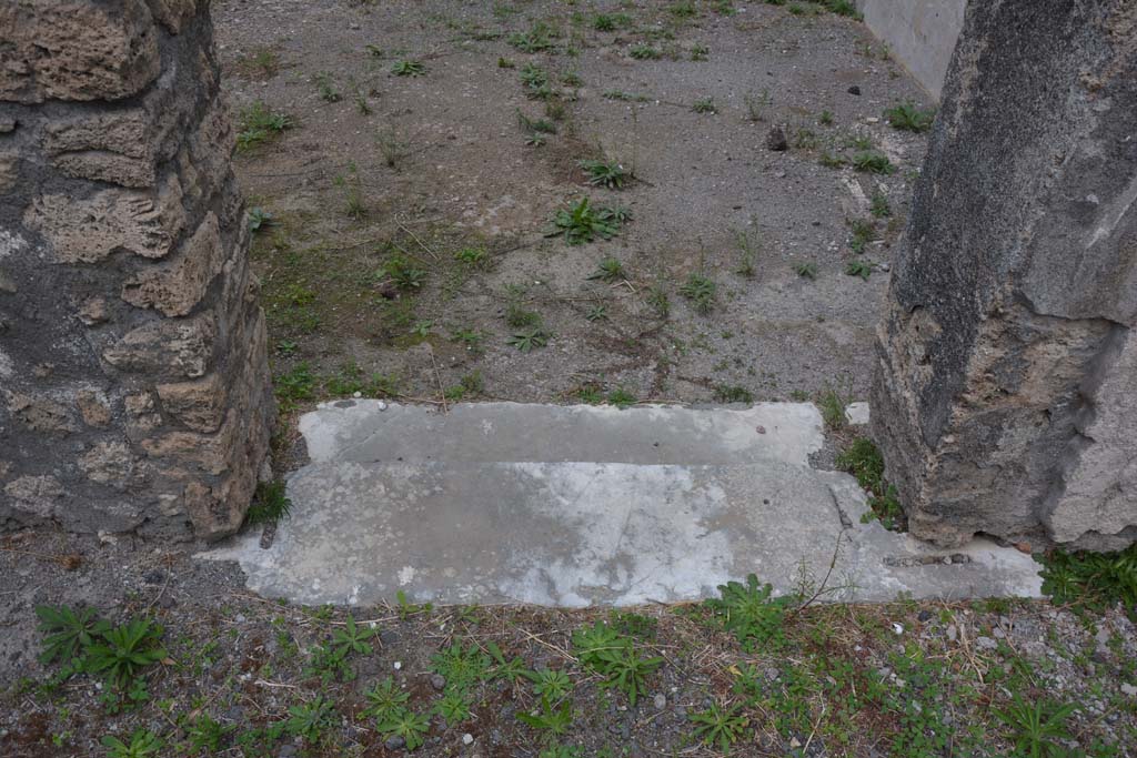 VI.11.10 Pompeii. October 2017. Room 35, doorway threshold from atrium.
Foto Annette Haug, ERC Grant 681269 D�COR
