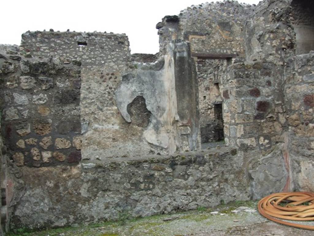 VI.11.10 Pompeii. March 2009. Room 35, west wall.