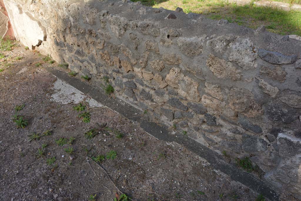 VI.11.10 Pompeii. October 2017. Room 35, traces of mosaic flooring near north wall.
Foto Annette Haug, ERC Grant 681269 D�COR

