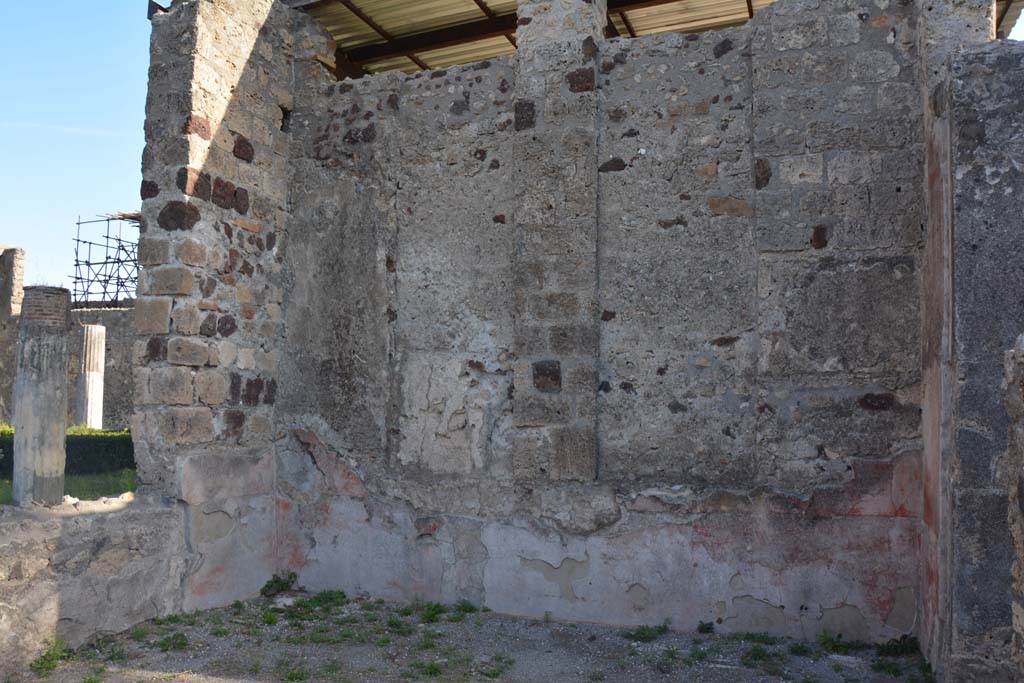 VI.11.10 Pompeii. October 2017. Room 35, north-east corner and east wall.
Foto Annette Haug, ERC Grant 681269 D�COR
