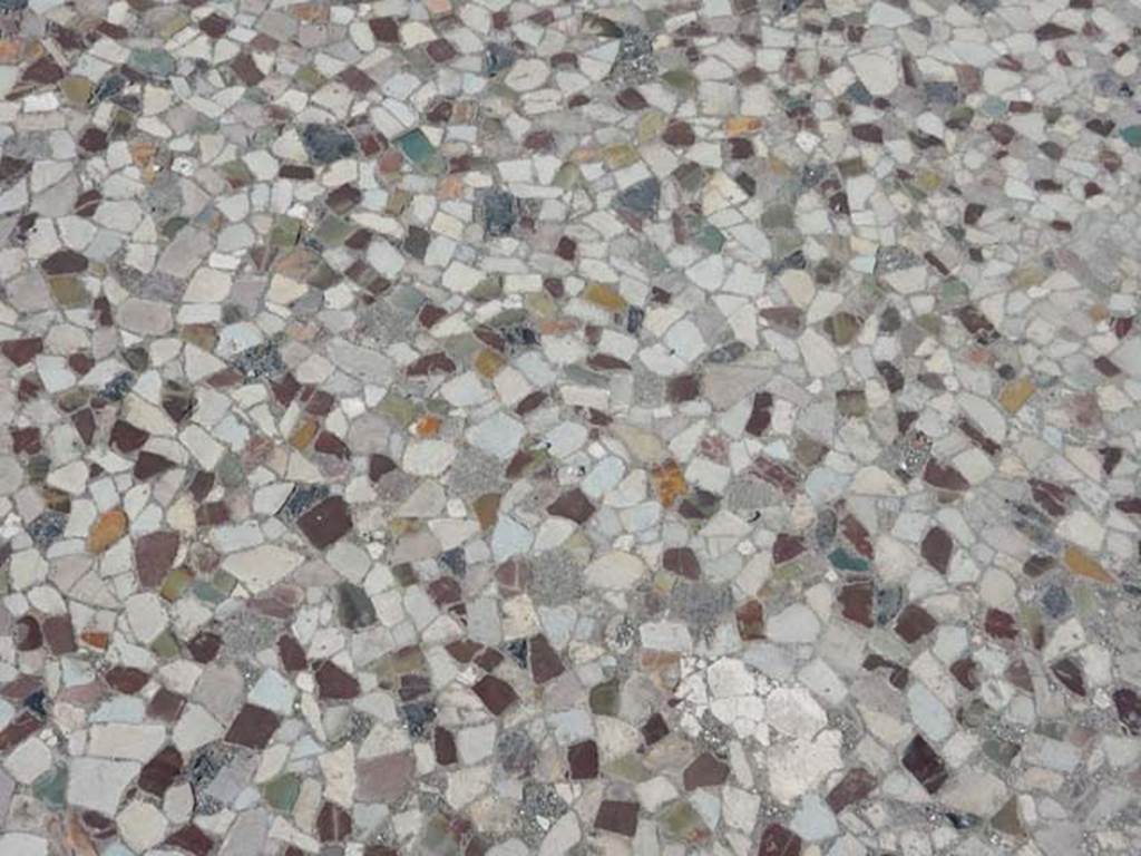 VI.12.2 Pompeii. May 2015. Detail of flooring in ala on east side of atrium. 
Photo courtesy of Buzz Ferebee.
