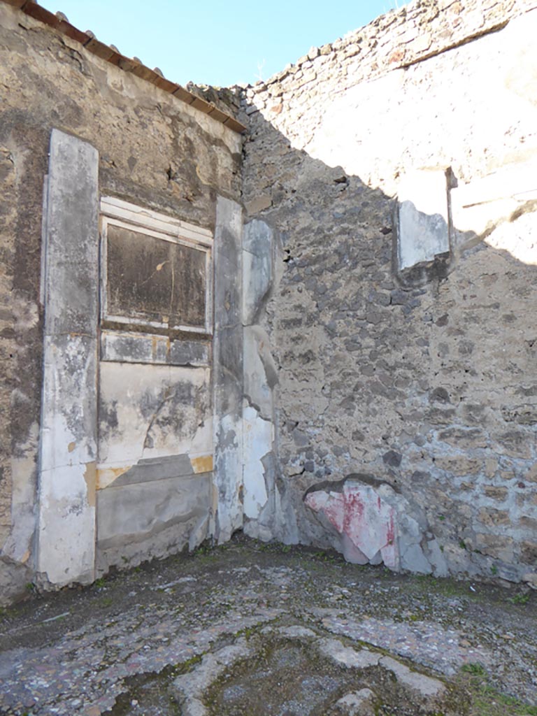 VI.12.2 Pompeii. January 2017. North-west corner of Middle Peristyle.
Foto Annette Haug, ERC Grant 681269 DÉCOR.
